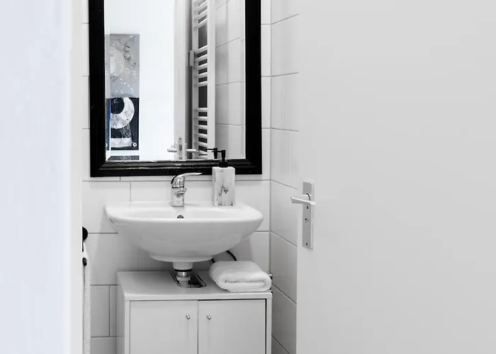 5p-home At Spot In Town Near Poppodium 013 * Tilburg