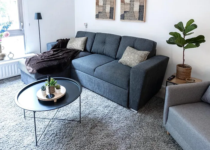 5p-home At Spot In Town Near Poppodium 013